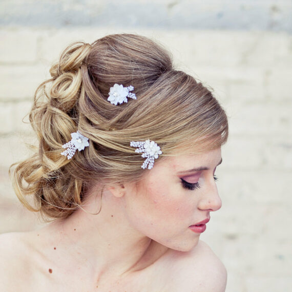 White Daisy Lace Bobby Pin Set in White wedding hair pins flower hair pin set