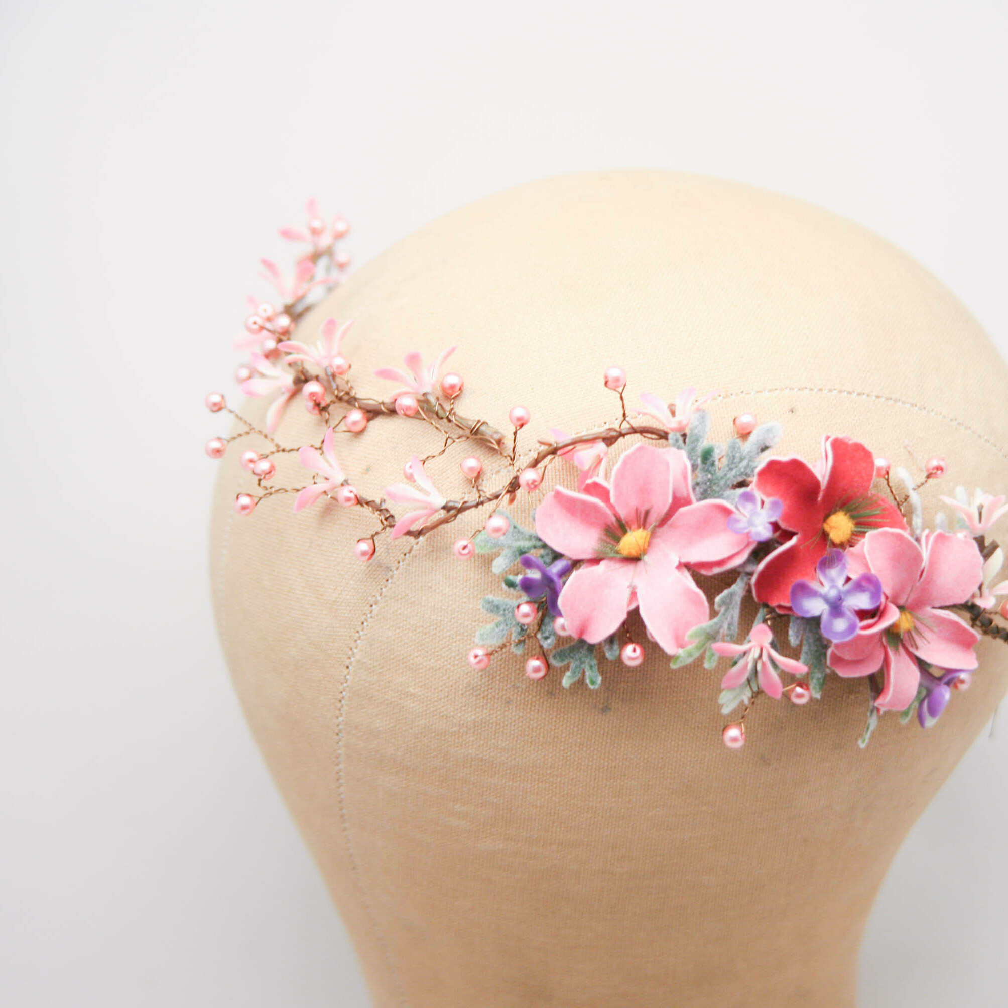 Wedding love white birds doves bobby pins pin set Royalty-Free photo: White pigeons | PickPik main image 2