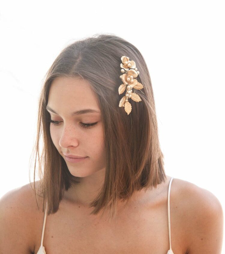 Gold comb, Leaf and Flower, Wedding Hair, hair Comb, ,gold metal comb, Bridal Headpiece, Metal Leaf, leaf Flower Comb, gold metal flowers, bridesmaids hair, golden headpiece, Grecian comb