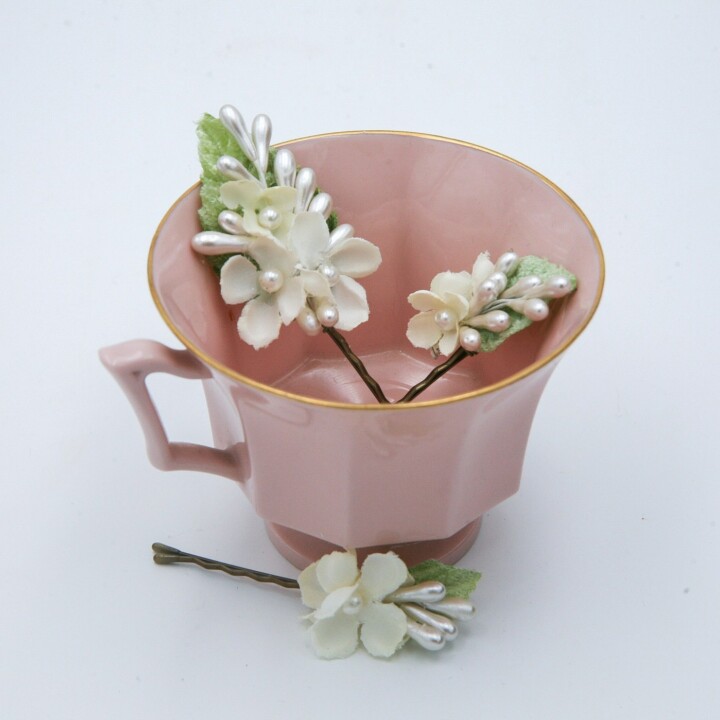 flower and pearl wedding hair, wedding bobbie pin set vintage wa buds green velvet leaves and ivory flowers with pearls boho wedding hair accessory