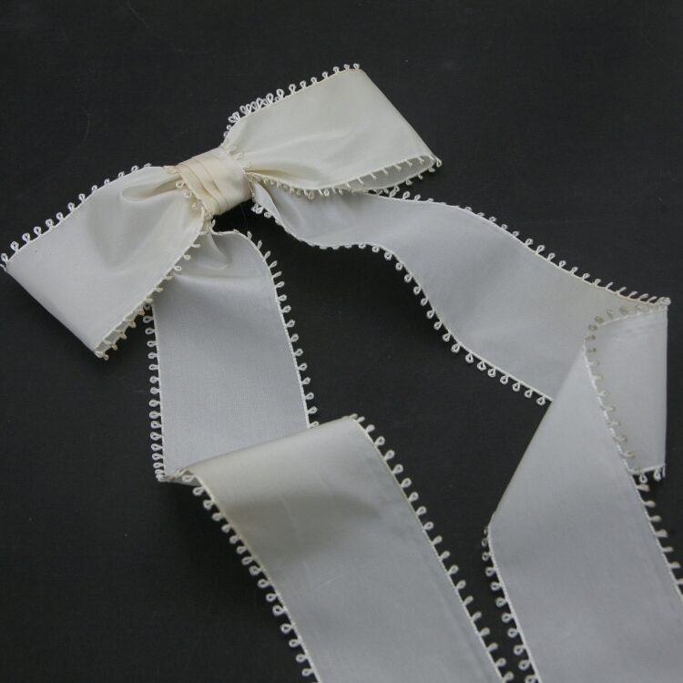 Ivory Vintage Ribbon Hair Bow with Long Tails, Wedding Hair Accessory - Image 2