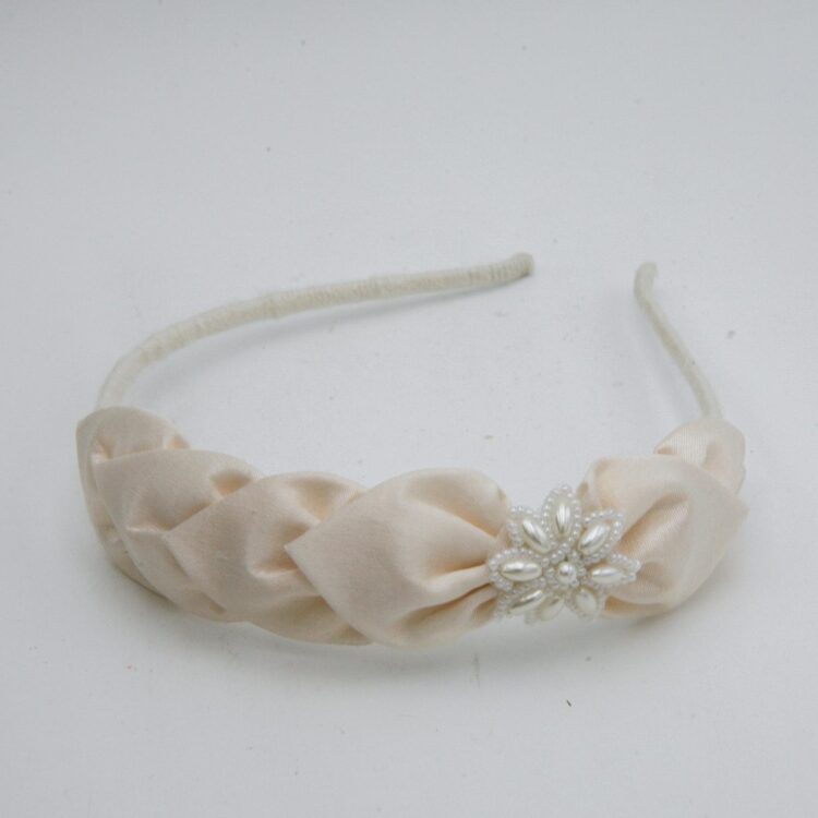 Wedding Headband of Ivory Silk Leaves and Pearl Center - Image 4